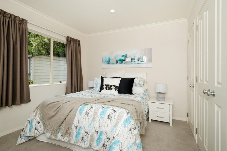 Photo of property in 1/213 Te Atatu Road, Te Atatu South, Auckland, 0610