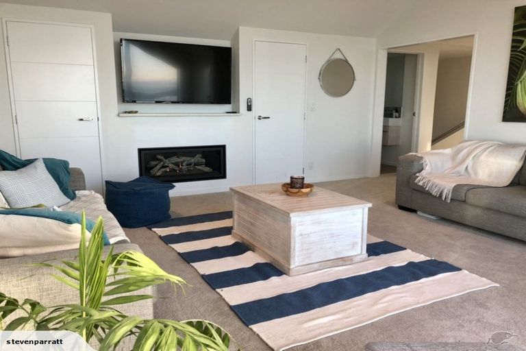 Photo of property in 1 Gardenhill Lane, Redcliffs, Christchurch, 8081