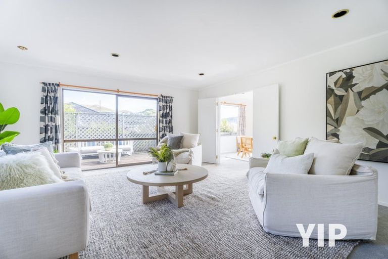 Photo of property in 10 Ellwood Place, Churton Park, Wellington, 6037