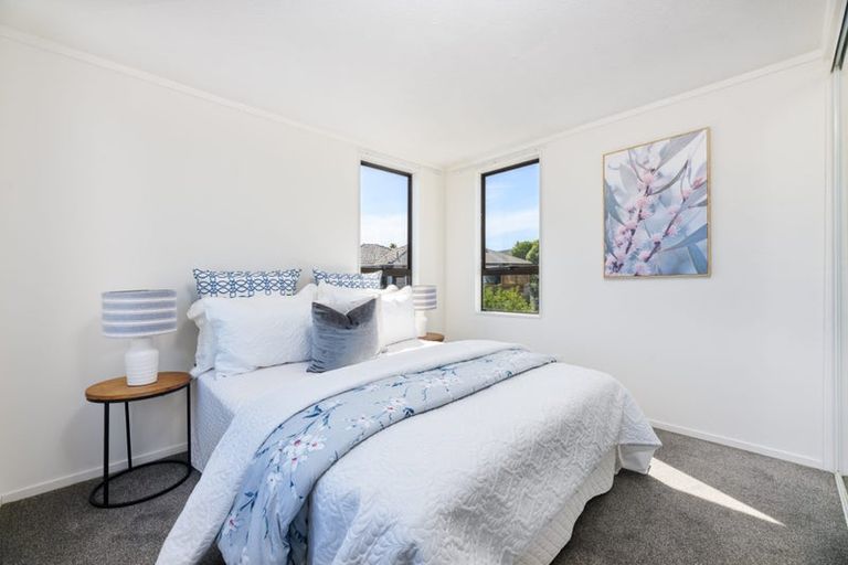 Photo of property in 5 Marlin Street, West Harbour, Auckland, 0618