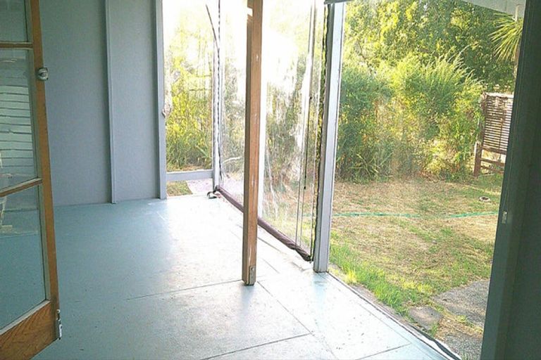 Photo of property in 60 Beach Haven Road, Beach Haven, Auckland, 0626