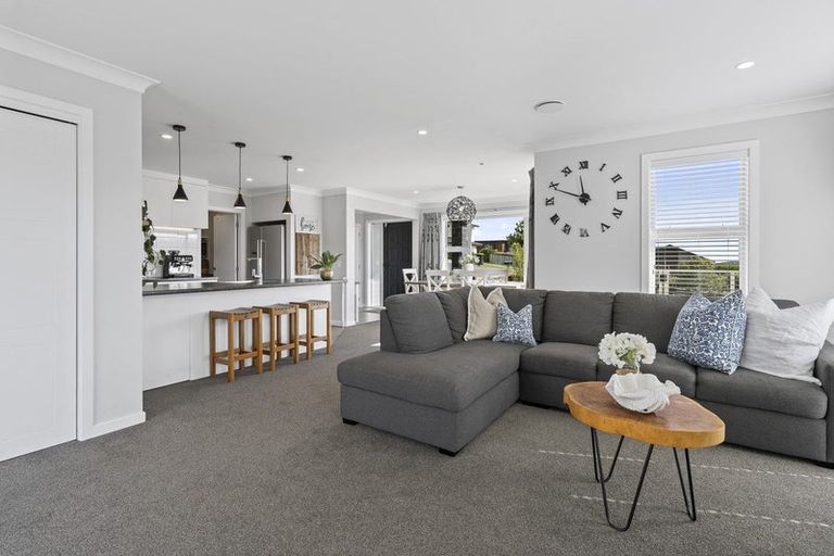 Photo of property in 156 Endeavour Drive, Whitby, Porirua, 5024