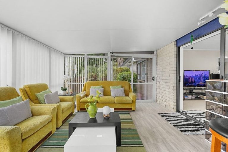 Photo of property in 2/54 Finlayson Avenue, Clendon Park, Auckland, 2103