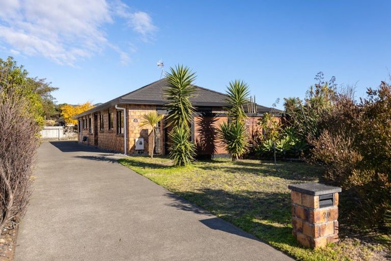 Photo of property in 20 Consort Close, Paraparaumu Beach, Paraparaumu, 5032