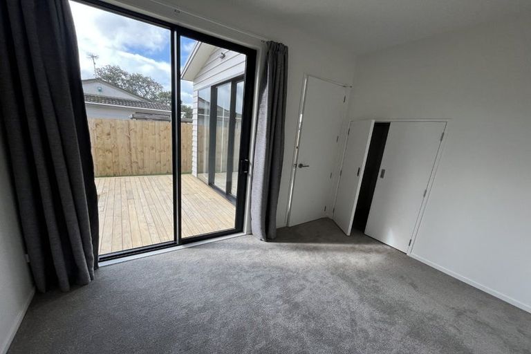 Photo of property in 4/535 Swanson Road, Ranui, Auckland, 0612