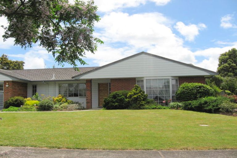 Photo of property in 1 Adios Place, Conifer Grove, Takanini, 2112