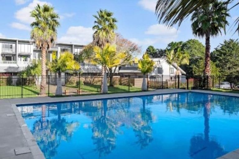 Photo of property in 17d/30 Westward Ho, Glen Eden, Auckland, 0602