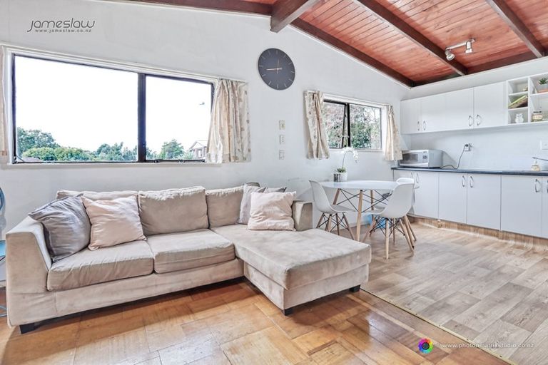 Photo of property in 1/3 Flavia Close, Torbay, Auckland, 0630