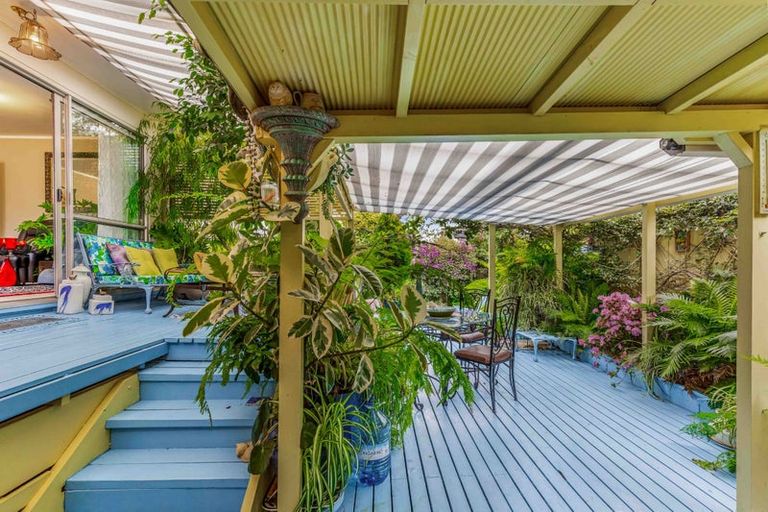 Photo of property in 1/3a Kirrie Avenue, Te Atatu South, Auckland, 0610