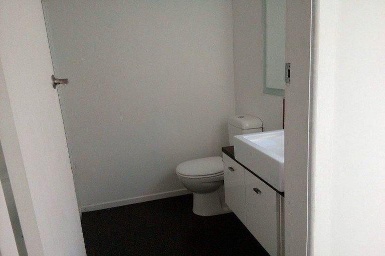 Photo of property in 104a Darlington Road, Miramar, Wellington, 6022