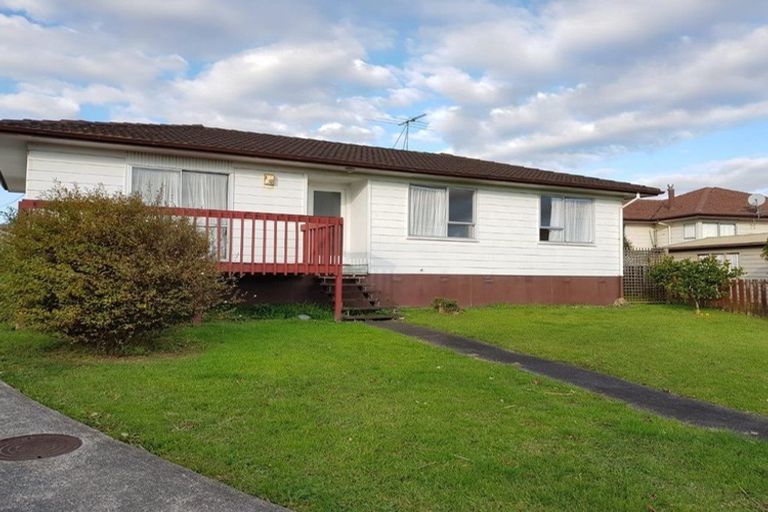 Photo of property in 18 Tomintoul Place, Highland Park, Auckland, 2010