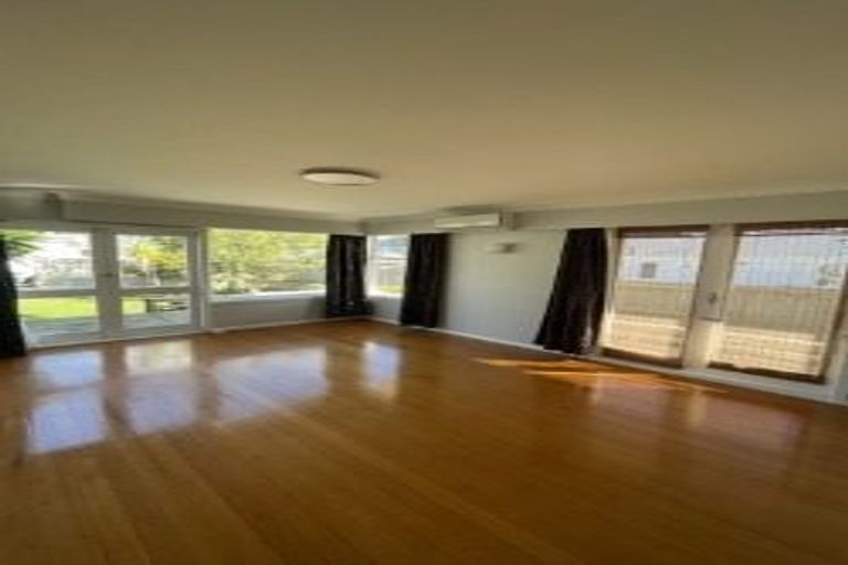 Photo of property in 14a Albert Road, Kelston, Auckland, 0602