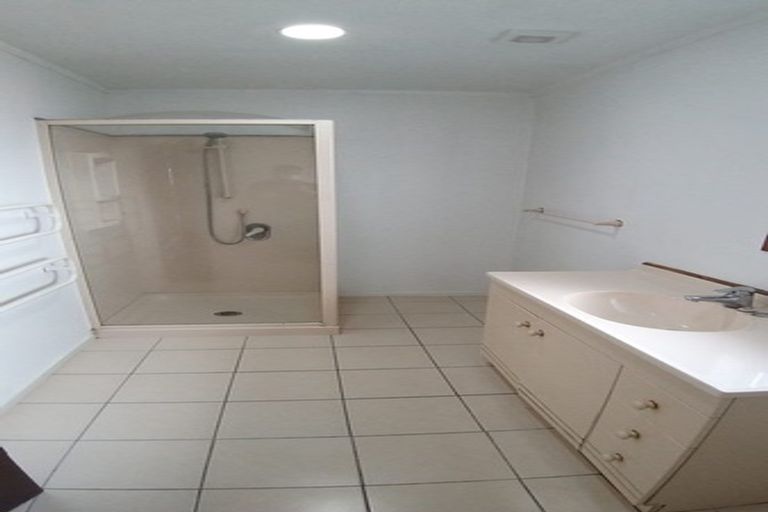 Photo of property in 19 St Catherine Crescent, West Harbour, Auckland, 0618