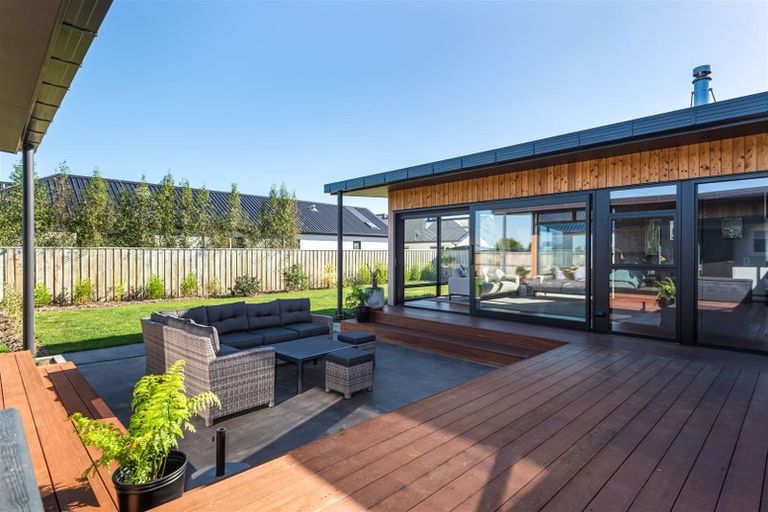 Photo of property in 16 Ardrossan Way, Tai Tapu, 7672