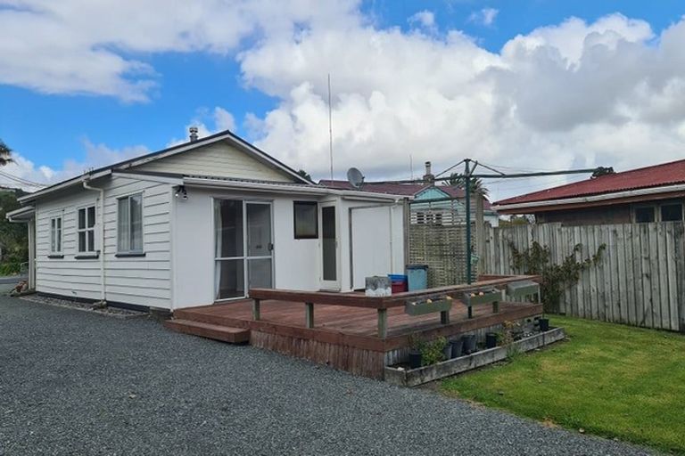 Photo of property in 29 Valley Road, Hikurangi, 0114