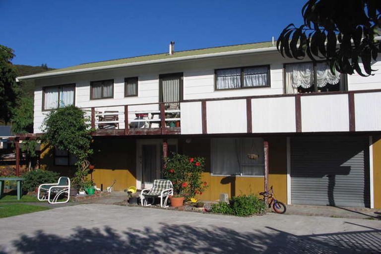 Photo of property in 2/154 Rata, Naenae, Lower Hutt, 5011