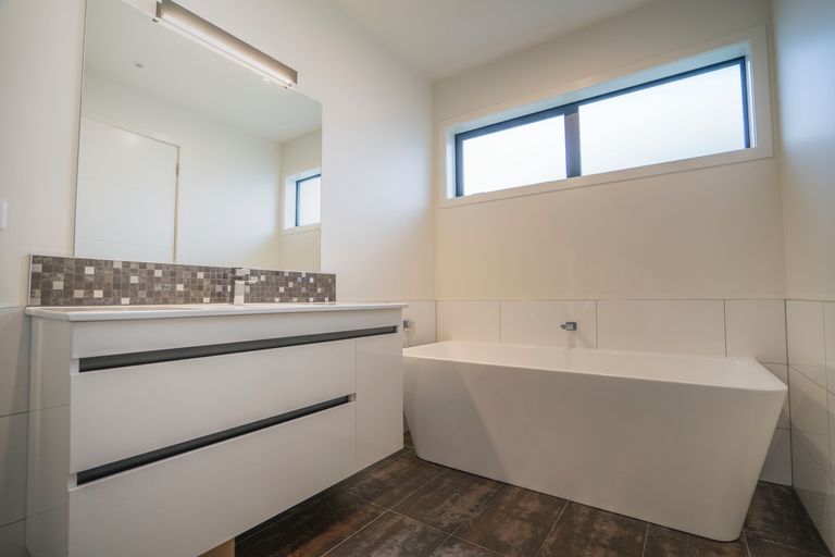 Photo of property in 4 Barker Place, Waikiwi, Invercargill, 9810