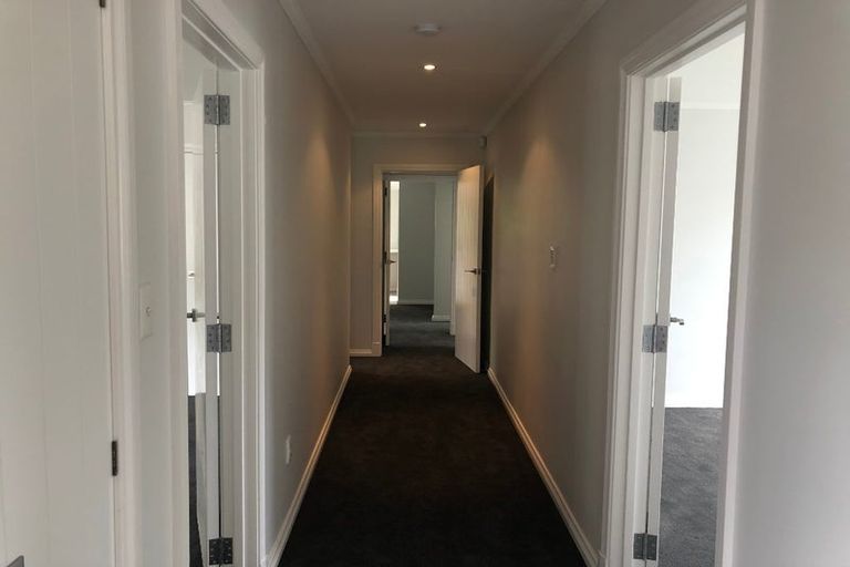 Photo of property in 25 Taupaki Road, Taupaki, Henderson, 0782