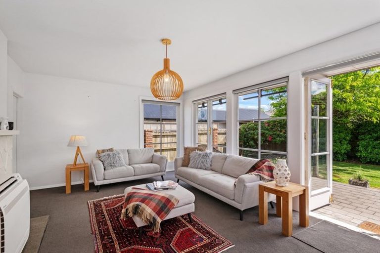 Photo of property in 1/6 Penhelig Place, Burnside, Christchurch, 8053