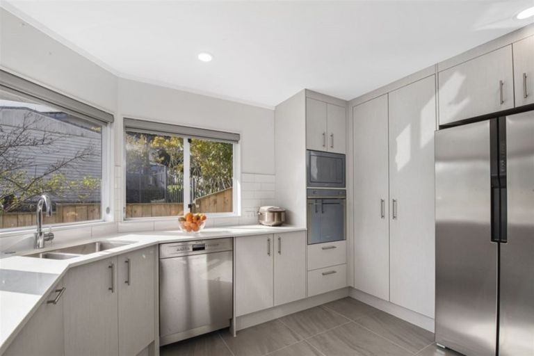 Photo of property in 7 Uruhau Close, Torbay, Auckland, 0630