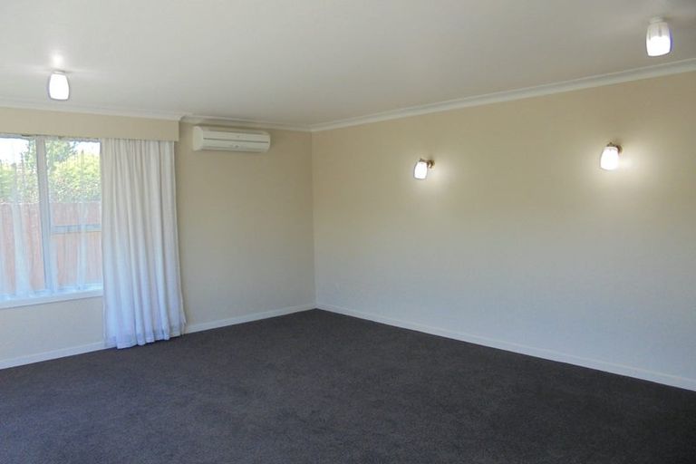 Photo of property in 2/31 Guinness Crescent, Ilam, Christchurch, 8041