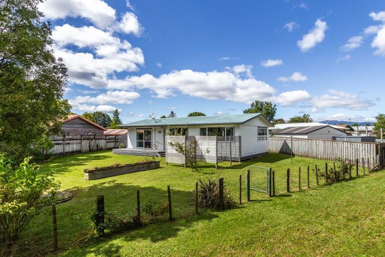 Photo of property in 14 Runuku Grove, Turangi, 3334