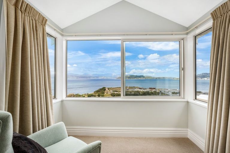 Photo of property in 5 Curnow Way, Kaiwharawhara, Wellington, 6035