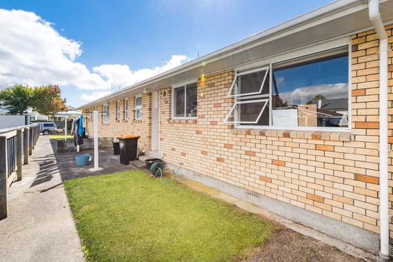 Photo of property in 2/528 Ferguson Street, Palmerston North, 4410