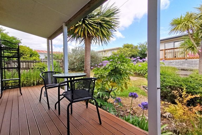 Photo of property in 18 Kiernan Place, Kelston, Auckland, 0602