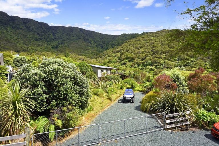 Photo of property in 10 Worlds End Road, Tennyson Inlet, 7195