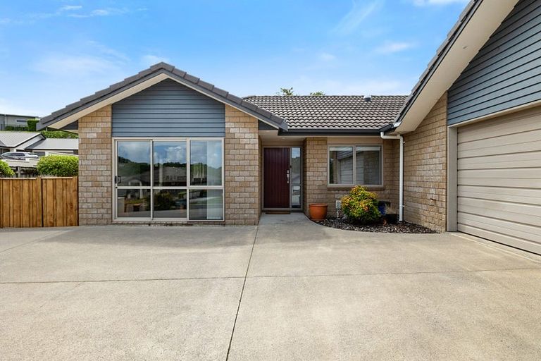 Photo of property in 27 Redwood Crescent, Hurdon, New Plymouth, 4310