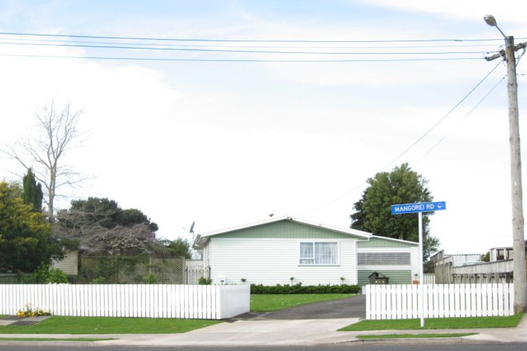 Photo of property in 409 Mangorei Road, Merrilands, New Plymouth, 4312