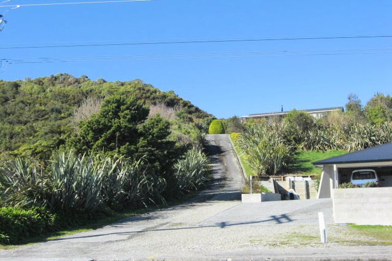 Photo of property in 5 Main South Road, Karoro, Greymouth, 7805