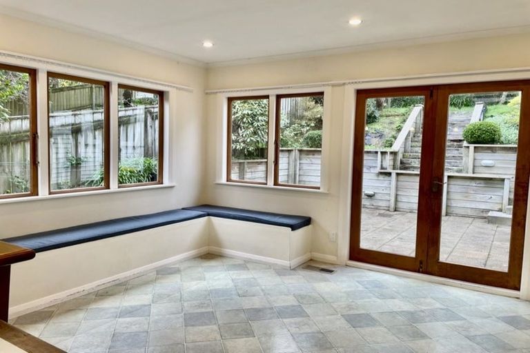 Photo of property in 4 Newcombe Crescent, Karori, Wellington, 6012