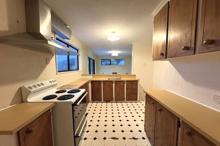 Photo of property in 60 Montgomery Avenue, Karori, Wellington, 6012