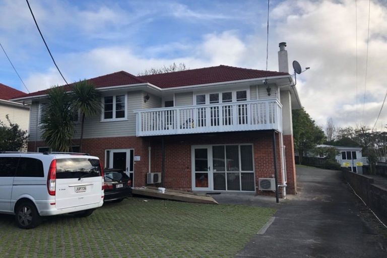 Photo of property in 7 Henderson Valley Road, Henderson, Auckland, 0612