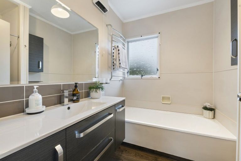 Photo of property in 7 Vonnell Place, Birkdale, Auckland, 0626