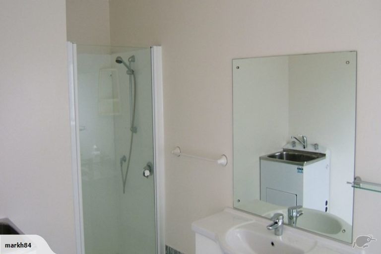 Photo of property in 2/26 Blenheim Street, Glenfield, Auckland, 0629