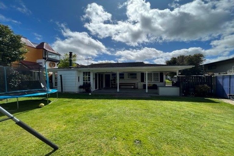Photo of property in 99 Tirohanga Road, Tirohanga, Lower Hutt, 5010