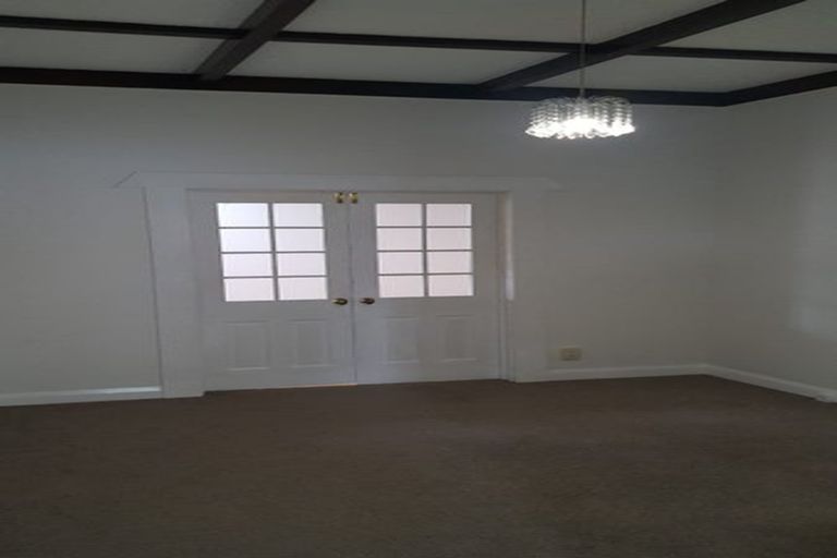 Photo of property in 18 Riro Street, Point Chevalier, Auckland, 1022