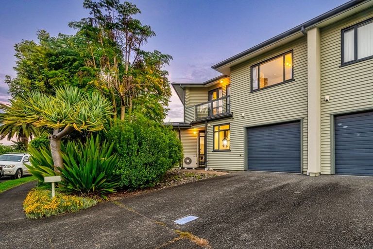 Photo of property in 8/2 Armoy Drive, East Tamaki, Auckland, 2016