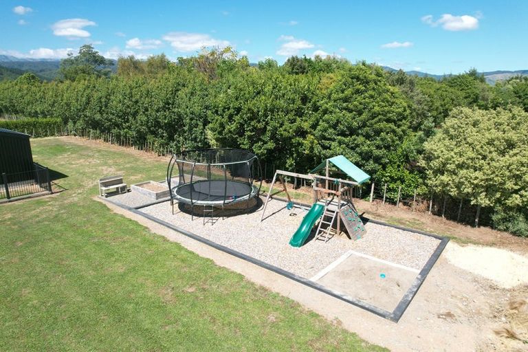 Photo of property in 18 Oriwa Lane, Levin, 5571