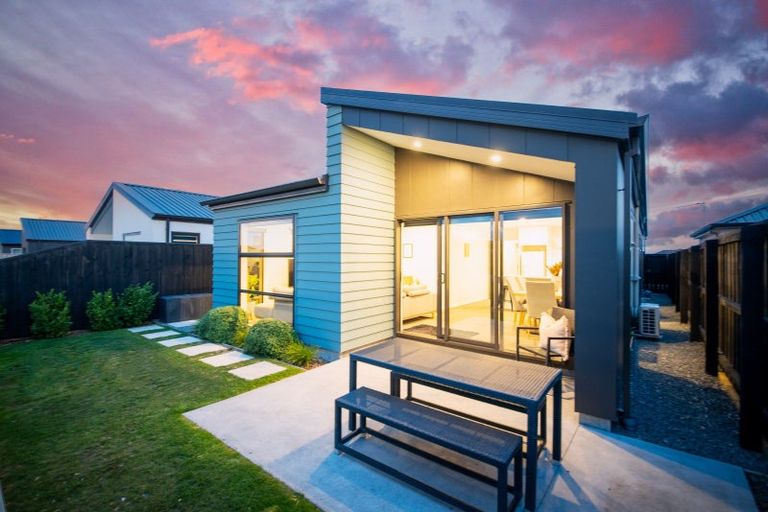 Photo of property in 37 Upham Lane, Rolleston, 7615