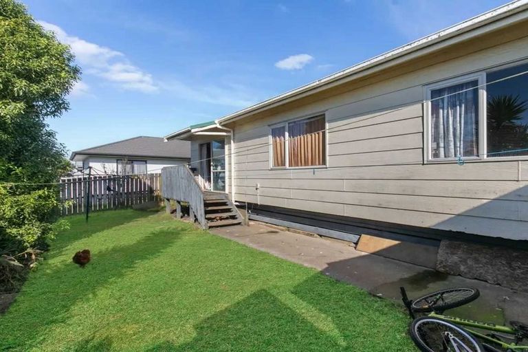 Photo of property in 93 Templeton Place, Clendon Park, Auckland, 2103