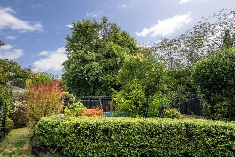 Photo of property in 12 Lennon Grove, Havelock North, 4130