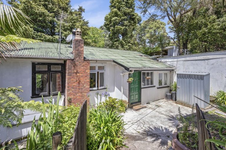 Photo of property in 184 Atkinson Road, Titirangi, Auckland, 0604