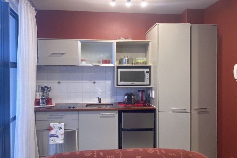 Photo of property in Atrium Apartments, 2l/154 The Terrace, Wellington Central, Wellington, 6011