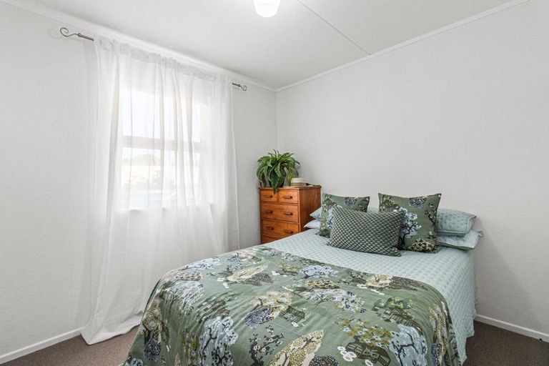 Photo of property in 6 Carlton Terrace, Westown, New Plymouth, 4310