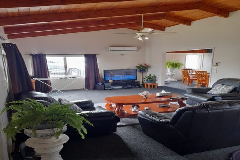 Photo of property in 2/62 Weymouth Road, Manurewa, Auckland, 2102
