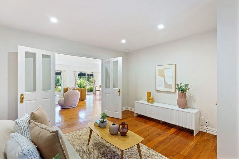 Photo of property in 98 Rahui Road, Otaki, 5512